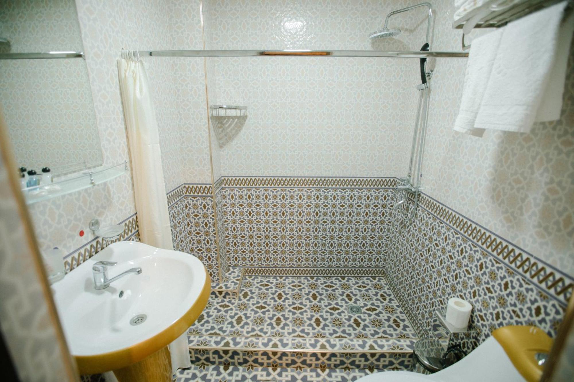 Dendi Plaza Hotel ブハラ エクステリア 写真